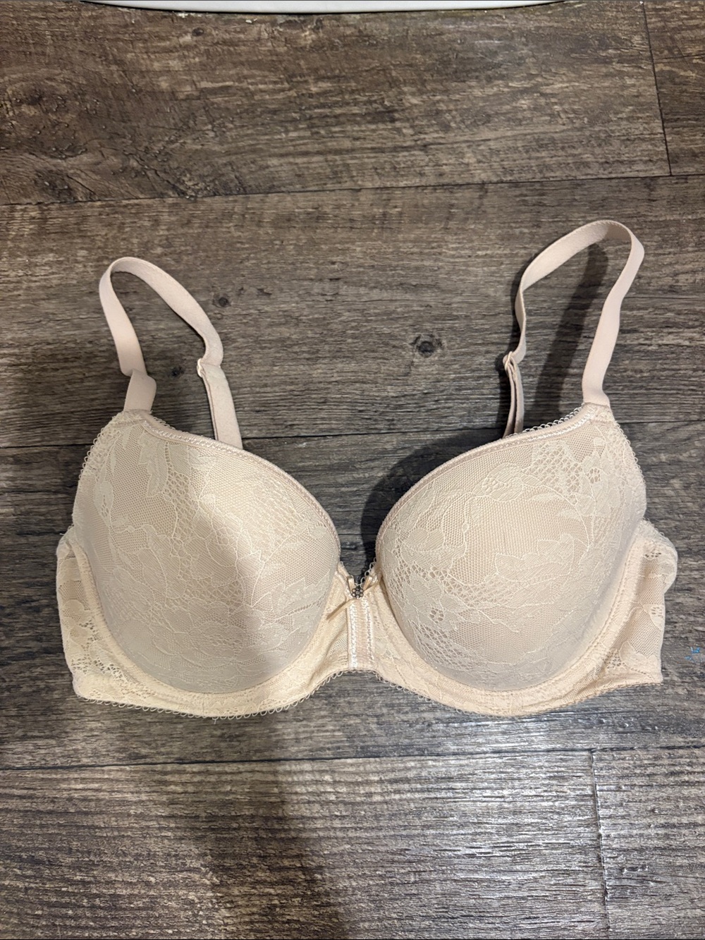 Wacoal Lace Finesse Contour bra size 32D
